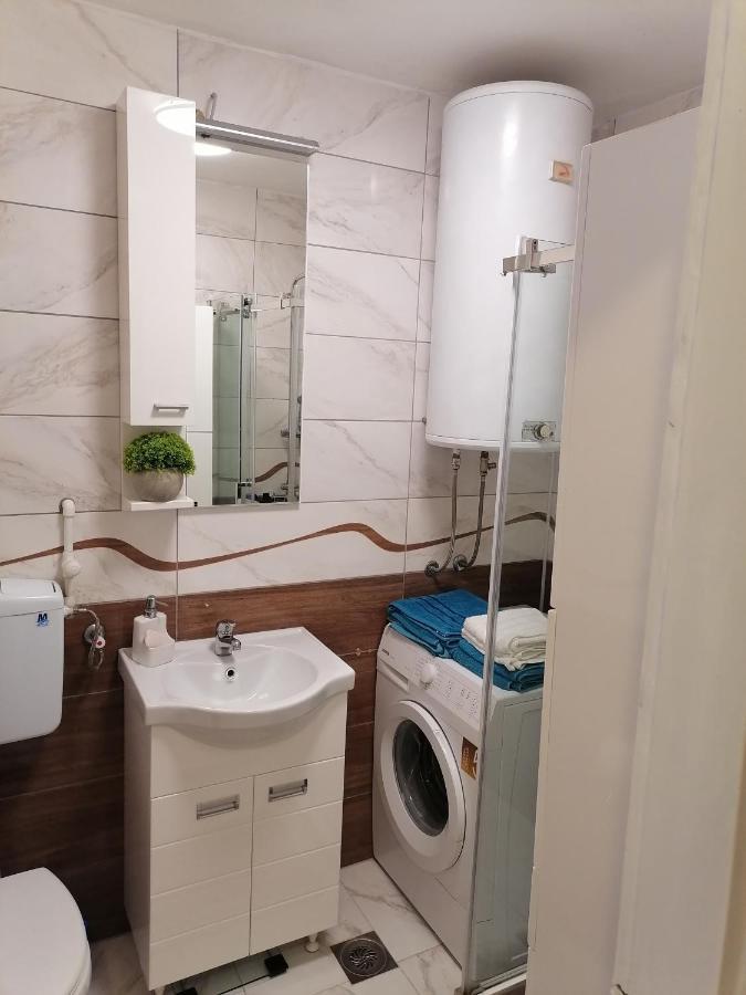 Kingston Apartment ปิโรต์ ภายนอก รูปภาพ