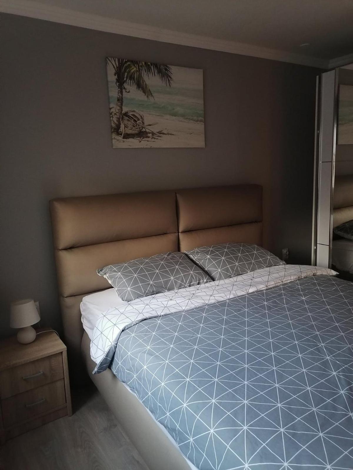 Kingston Apartment ปิโรต์ ภายนอก รูปภาพ