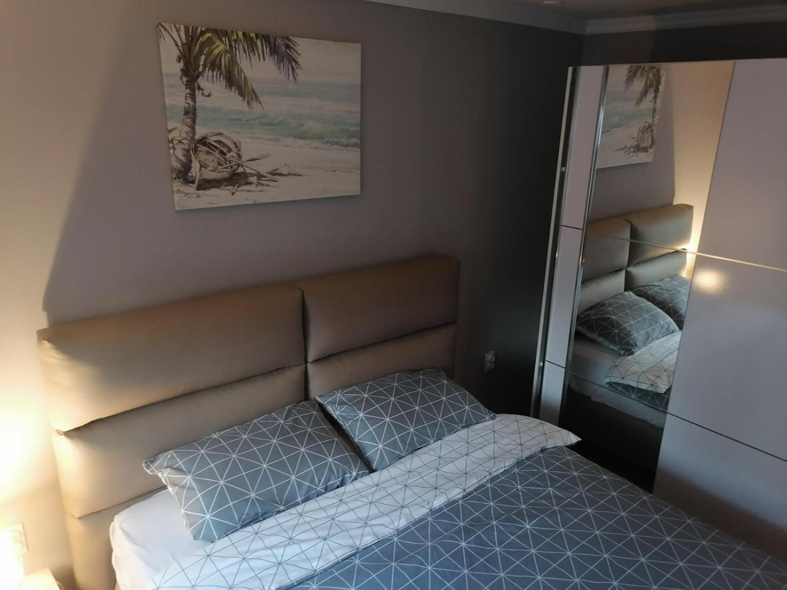 Kingston Apartment ปิโรต์ ภายนอก รูปภาพ